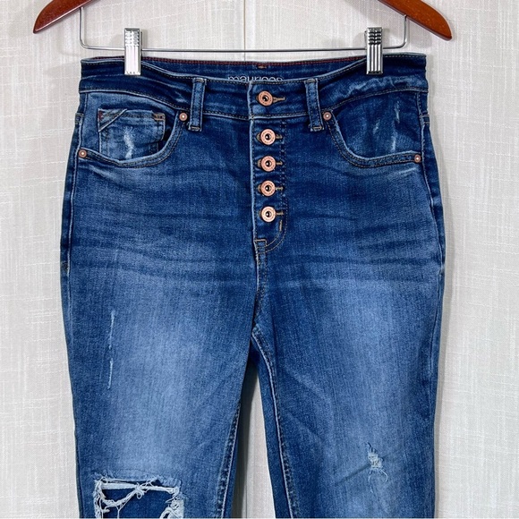 Maurice’s High Rise Button Fly Cropped Ankle Raw Hem Distressed Jeans Sz 10 - Picture 3 of 16